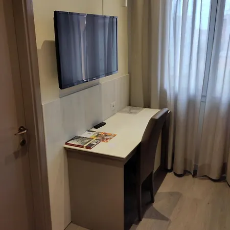 Hotel Confidence Europa 3*