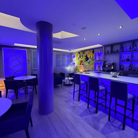 Confidence Europa 3* Cento (Emilia-Romagna)