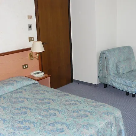 Hotel Confidence Europa 3*