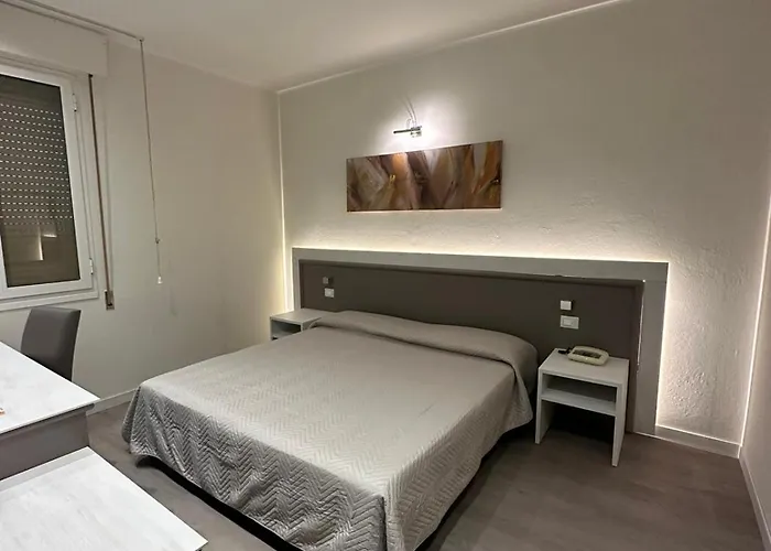 Confidence Europa 3* Cento (Emilia-Romagna)