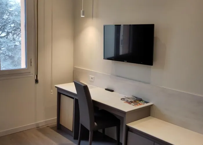 Otel Confidence Europa 3*