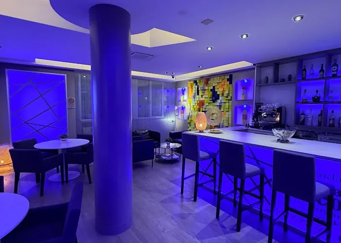 Confidence Europa 3* تْشينتو