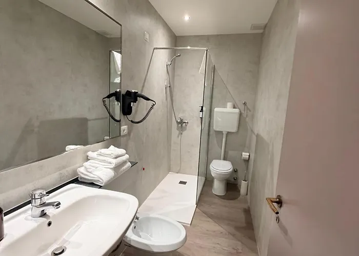 Hotel Confidence Europa 3*